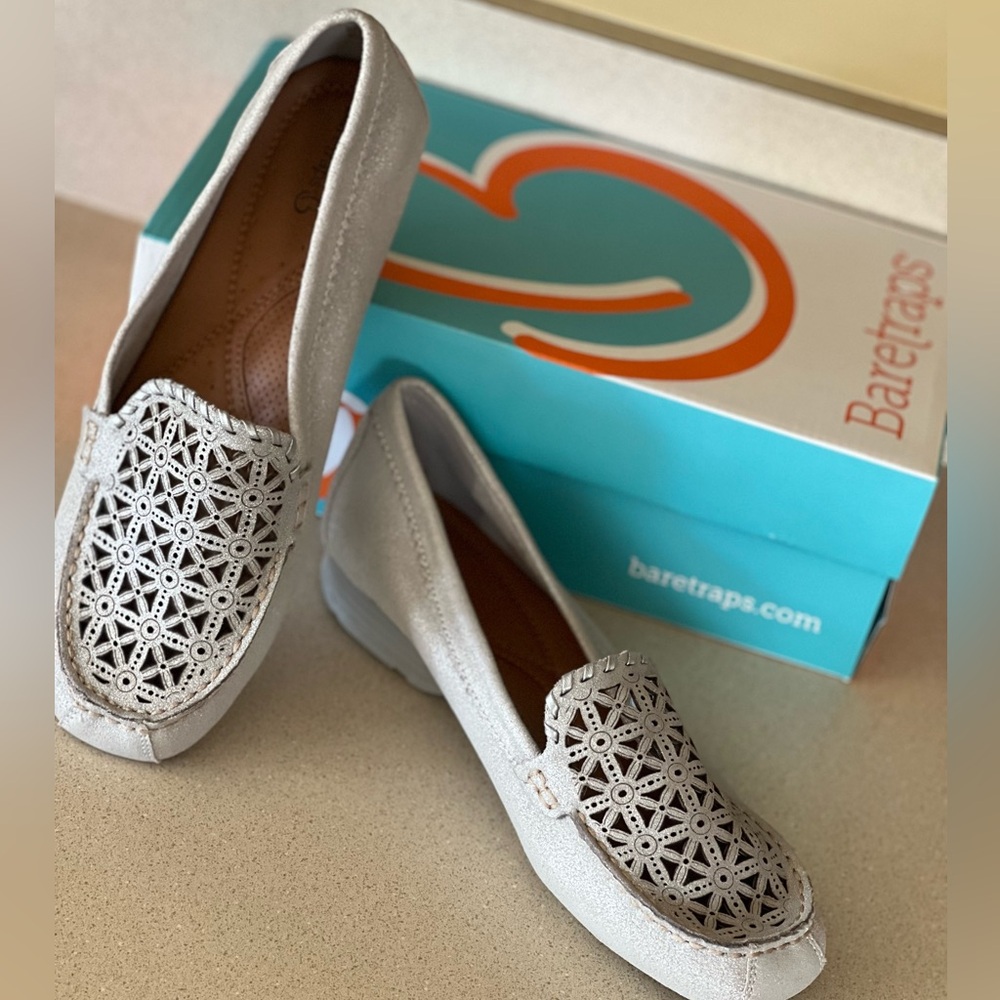 New! Baretraps Olanna silver metallic slip on Leather Loafers